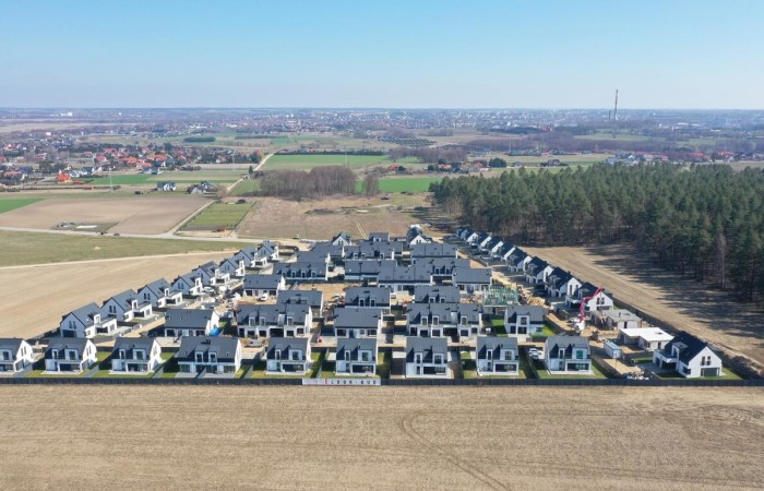łomżyński, Łomża, Stare Kupiski, Świerkowa, Zabudowa bliźniacza na klimatycznym osiedlu