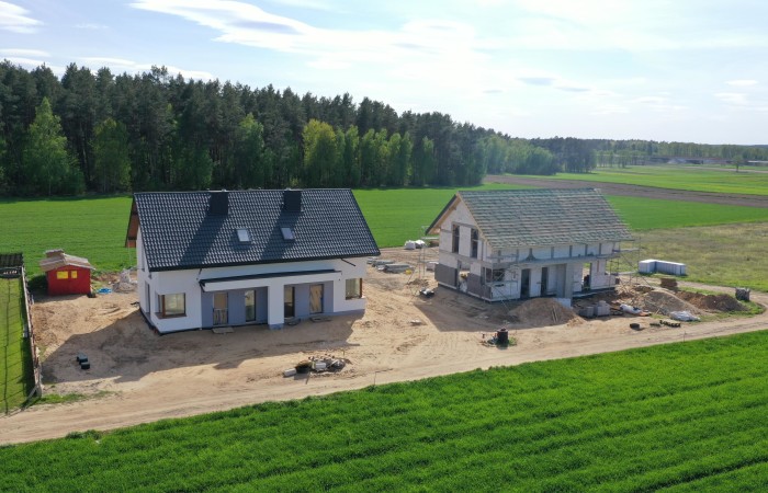 łomżyński, Łomża, Stare Kupiski, Wrzosowa, Domy pośród bujnej zieleni blisko miasta