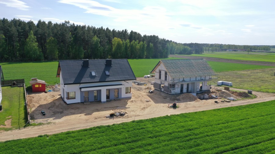 łomżyński, Łomża, Stare Kupiski, Wrzosowa, Domy pośród bujnej zieleni blisko miasta