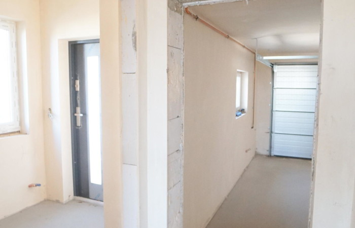 łomżyński, Łomża, Konarzyce, Złota, Dom w zabudowie bliźniaczej blisko miasta