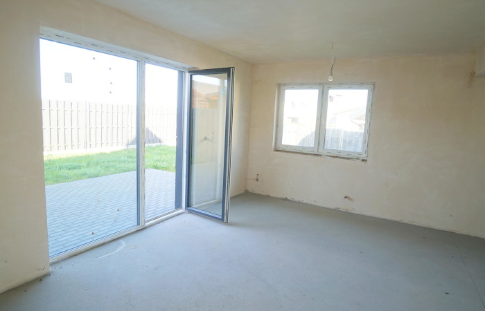 łomżyński, Łomża, Konarzyce, Złota, Dom w zabudowie bliźniaczej blisko miasta