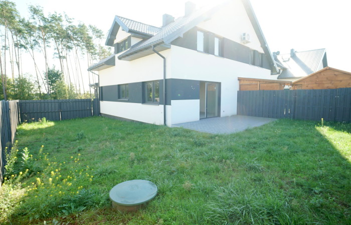 łomżyński, Łomża, Konarzyce, Złota, Dom w zabudowie bliźniaczej blisko miasta