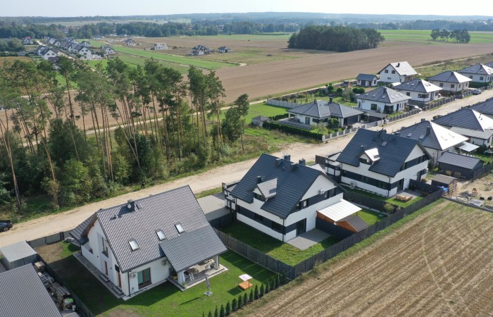 łomżyński, Łomża, Konarzyce, Złota, Dom w zabudowie bliźniaczej blisko miasta