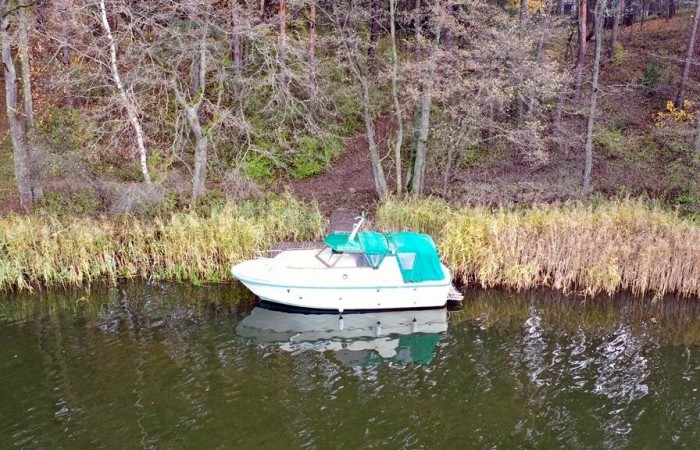 piski, Orzysz, Góra, Dom, łódź i pomost nad jeziorem Tyrkło  Góra 50 gm Orzysz