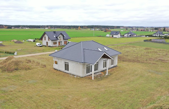 kolneński, Kolno, Czerwone, Atrakcyjna działka z nowym domem jednorodzinnym