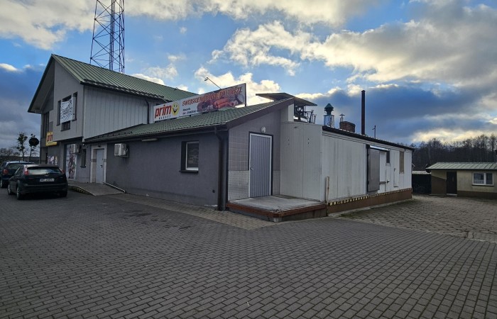 kolneński, Mały Płock, Budynek handlowo-usługowy generujący dochód pasywny