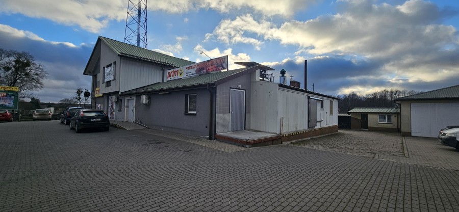 kolneński, Mały Płock, Budynek handlowo-usługowy generujący dochód pasywny