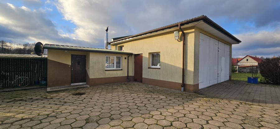 kolneński, Mały Płock, Budynek handlowo-usługowy generujący dochód pasywny