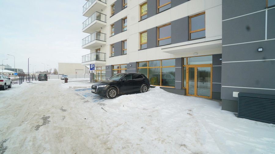 łomżyński, Łomża, Akademicka, Funkcjonalny lokal w atrakcyjnej lokalizacji