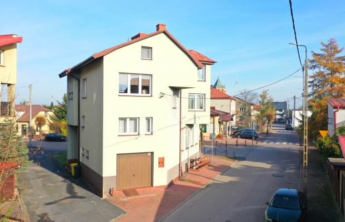 makowski, Różan, Lwowska, Dom z lokalem usługowym w Różanie