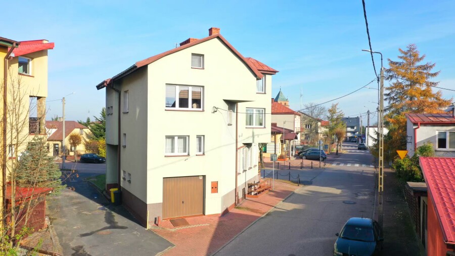 makowski, Różan, Lwowska, Dom z lokalem usługowym w Różanie