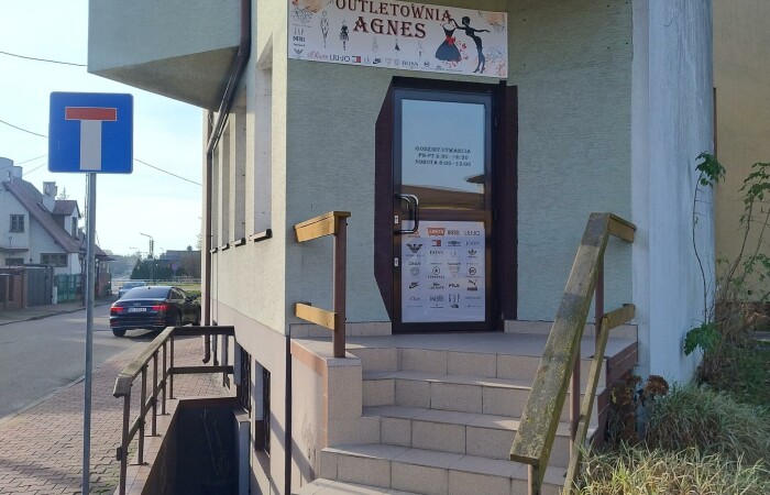 makowski, Różan, Lwowska, Dom z lokalem usługowym w Różanie