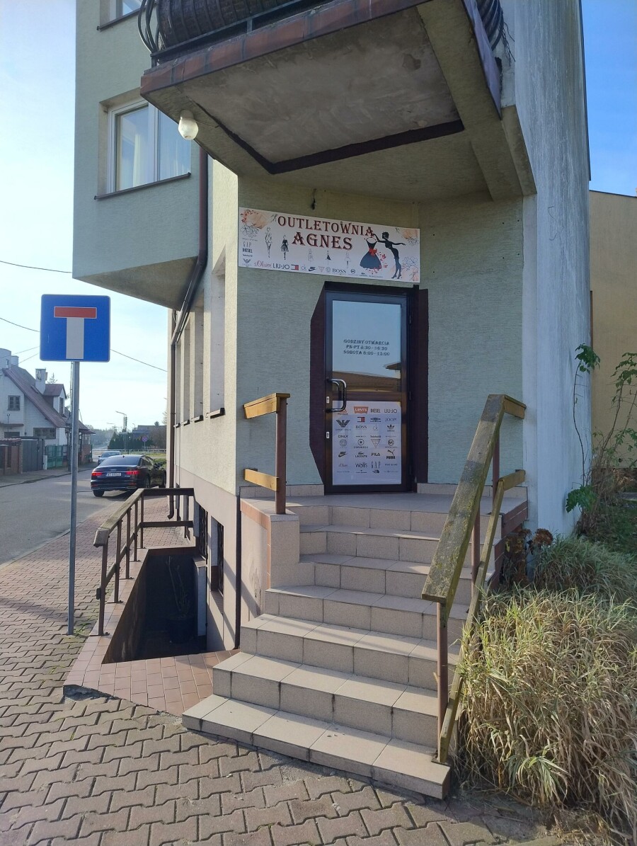 makowski, Różan, Lwowska, Dom z lokalem usługowym w Różanie