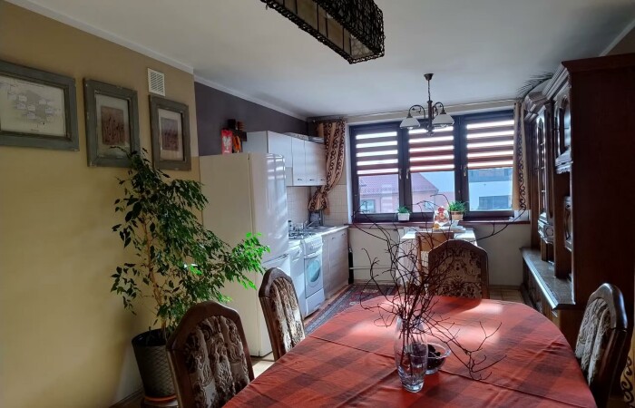 makowski, Różan, Lwowska, Dom z lokalem usługowym w Różanie