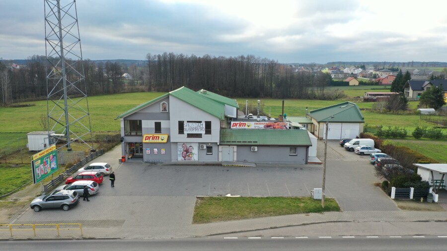 kolneński, Mały Płock, Budynek handlowo-usługowy generujący dochód pasywny