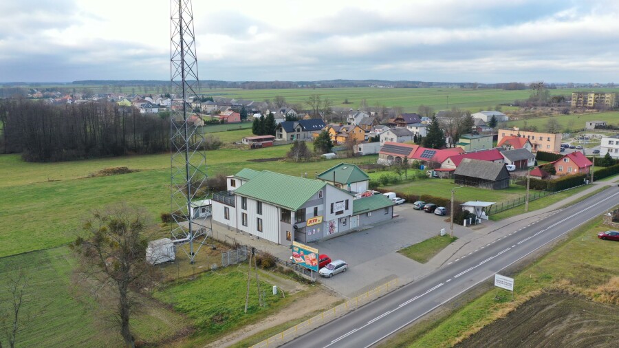 kolneński, Mały Płock, Budynek handlowo-usługowy generujący dochód pasywny