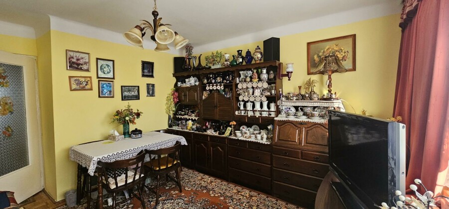 Ostrołęka, Generała Hallera, Rodzinne mieszkanie na 1 piętrze w bloku z pustaka