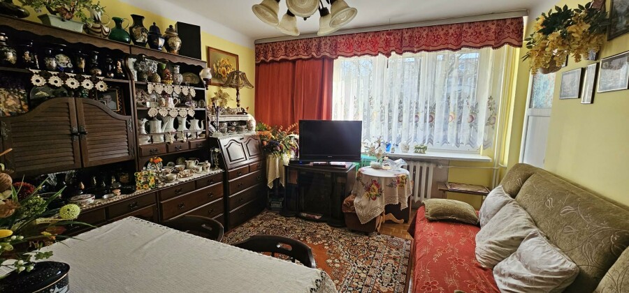 Ostrołęka, Generała Hallera, Rodzinne mieszkanie na 1 piętrze w bloku z pustaka