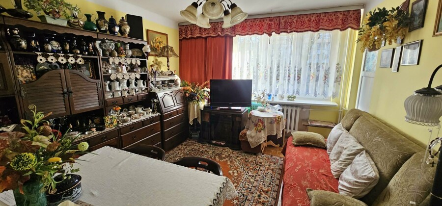 Ostrołęka, Generała Hallera, Rodzinne mieszkanie na 1 piętrze w bloku z pustaka