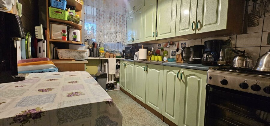 Ostrołęka, Generała Hallera, Rodzinne mieszkanie na 1 piętrze w bloku z pustaka