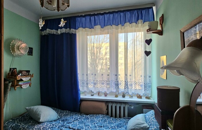 Ostrołęka, Generała Hallera, Rodzinne mieszkanie na 1 piętrze w bloku z pustaka