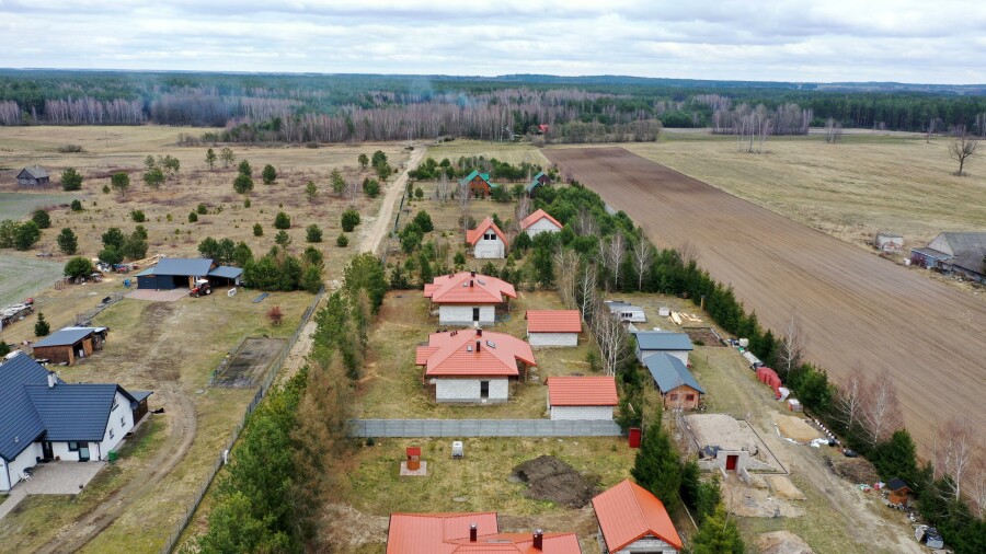 łomżyński, Zbójna, Piasutno Żelazne, Dom w stanie surowym nad rzeką Pisa Piasutno Żelazne
