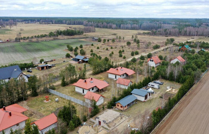 łomżyński, Zbójna, Piasutno Żelazne, Dom w stanie surowym nad rzeką Pisa Piasutno Żelazne