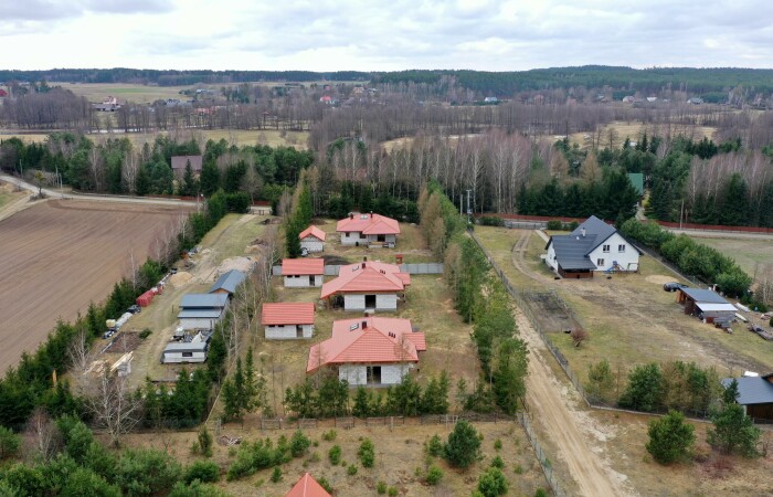 łomżyński, Zbójna, Piasutno Żelazne, Dom w stanie surowym nad rzeką Pisa Piasutno Żelazne