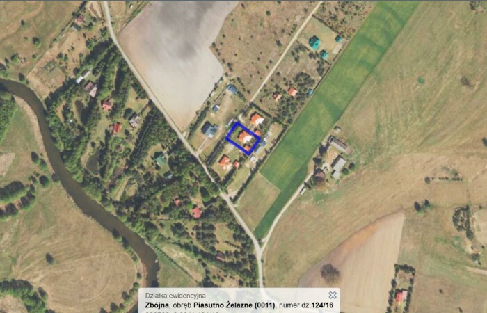 łomżyński, Zbójna, Piasutno Żelazne, Dom w stanie surowym nad rzeką Pisa Piasutno Żelazne