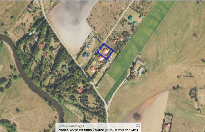 łomżyński, Zbójna, Piasutno Żelazne, Dom w stanie surowym nad rzeką Pisa Piasutno Żelazne