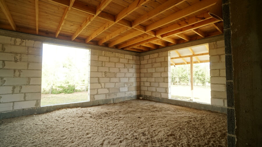 łomżyński, Zbójna, Piasutno Żelazne, Dom w stanie surowym nad rzeką Pisa Piasutno Żelazne