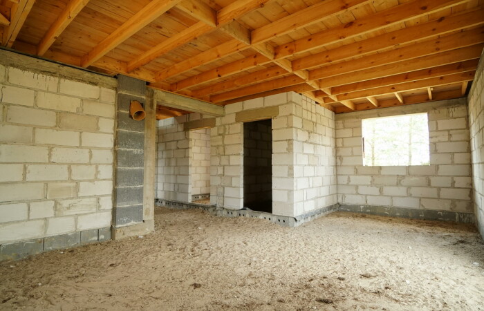 łomżyński, Zbójna, Piasutno Żelazne, Dom w stanie surowym nad rzeką Pisa Piasutno Żelazne