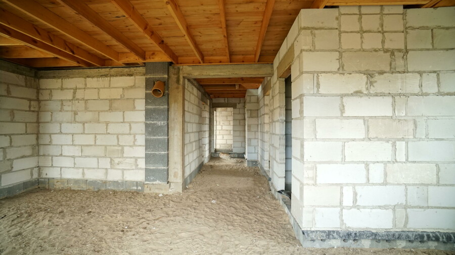 łomżyński, Zbójna, Piasutno Żelazne, Dom w stanie surowym nad rzeką Pisa Piasutno Żelazne