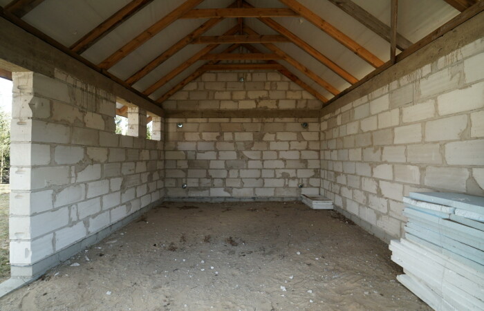 łomżyński, Zbójna, Piasutno Żelazne, Dom w stanie surowym nad rzeką Pisa Piasutno Żelazne