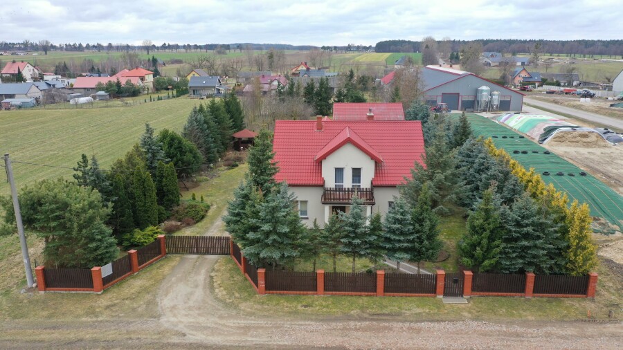 kolneński, Mały Płock, Korzeniste, Dom gotowy do zamieszkania