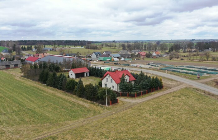 kolneński, Mały Płock, Korzeniste, Dom gotowy do zamieszkania
