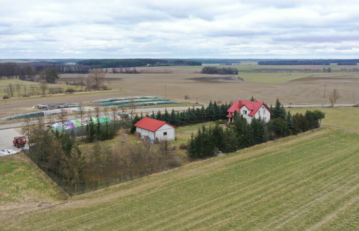 kolneński, Mały Płock, Korzeniste, Dom gotowy do zamieszkania