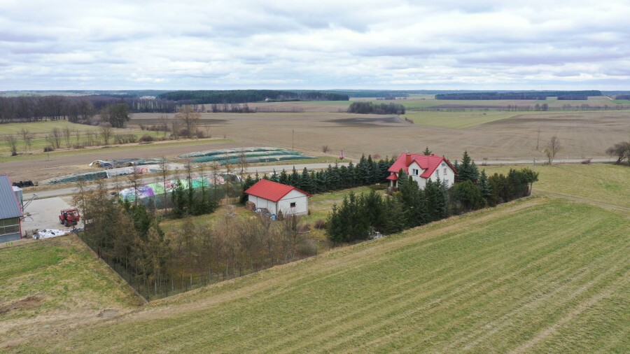 kolneński, Mały Płock, Korzeniste, Dom gotowy do zamieszkania