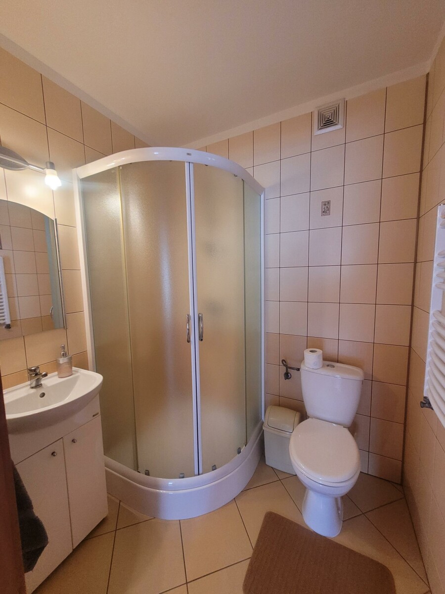 kolneński, Mały Płock, Korzeniste, Dom gotowy do zamieszkania