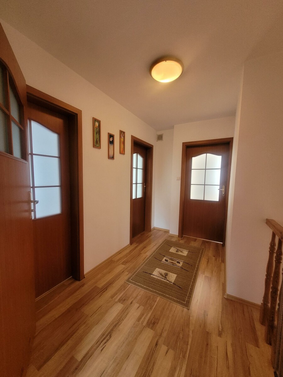 kolneński, Mały Płock, Korzeniste, Dom gotowy do zamieszkania