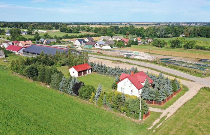 kolneński, Mały Płock, Korzeniste, Dom gotowy do zamieszkania