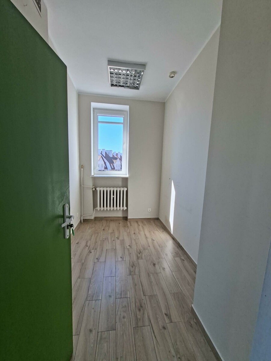 węgorzewski, Węgorzewo, Pionierów, Budynek usługowy w centrum Węgorzewa | po banku | duży potencjał inwestycyjny