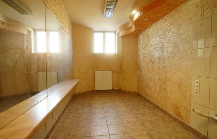 łomżyński, Łomża, Mazowiecka, Lokal usługowy w środku Osiedla Południe ul. Mazowiecka