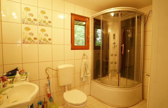 kolneński, Turośl, Cieciory, Domek ukryty w małym lesie, blisko rzeki, Cieciory gm. Turośl