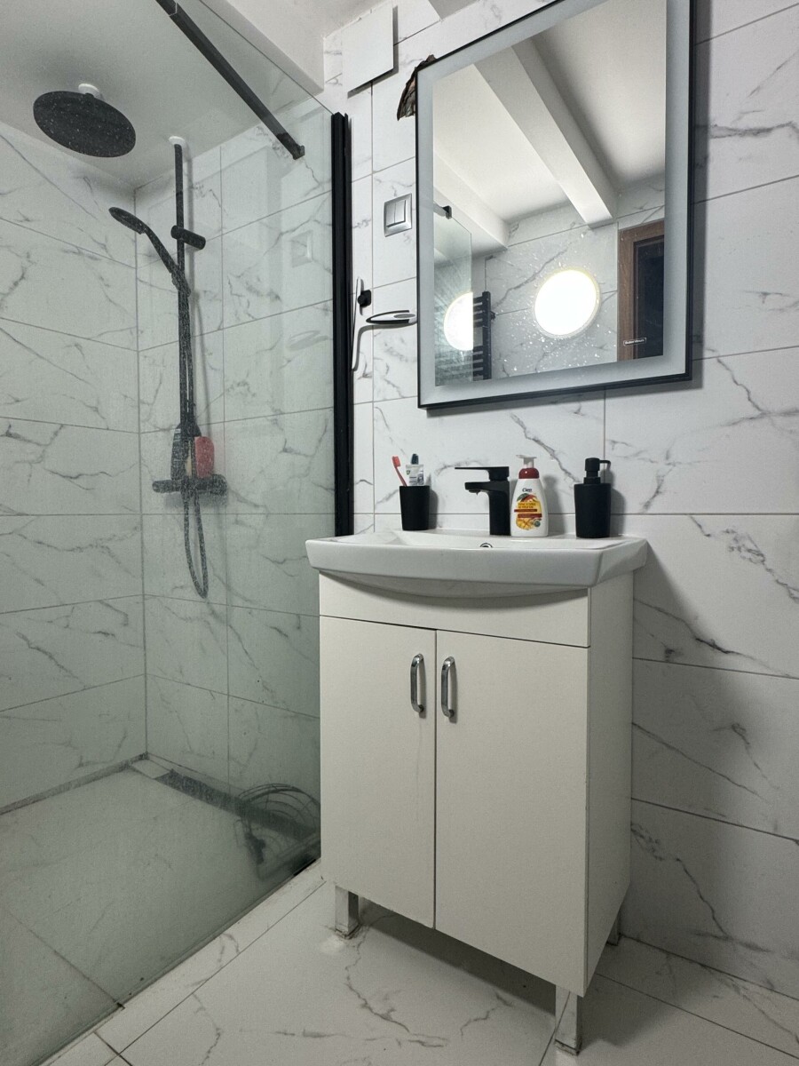 zambrowski, Zambrów, al. Wojska Polskiego, Mieszkanie z antresolą w Zambrowskiej kamienicy-41,65 m²