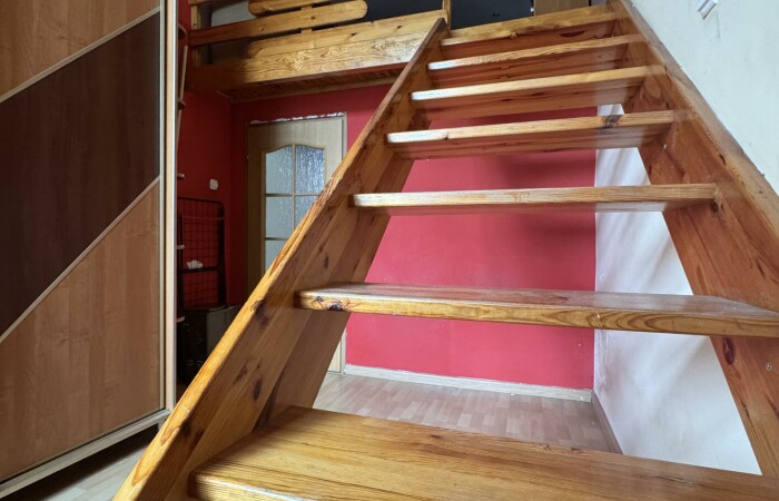 zambrowski, Zambrów, al. Wojska Polskiego, Mieszkanie z antresolą w Zambrowskiej kamienicy-41,65 m²