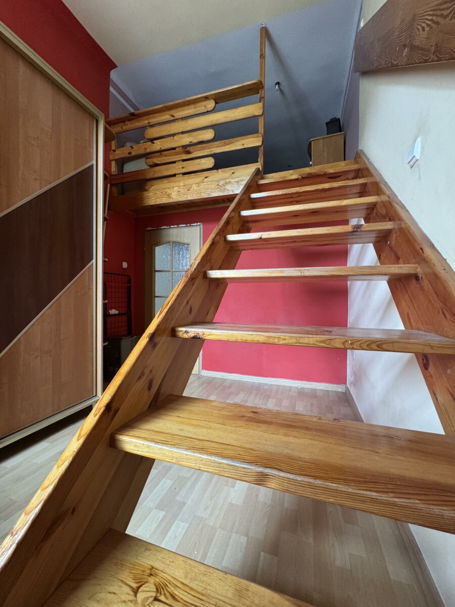 zambrowski, Zambrów, al. Wojska Polskiego, Mieszkanie z antresolą w Zambrowskiej kamienicy-41,65 m²