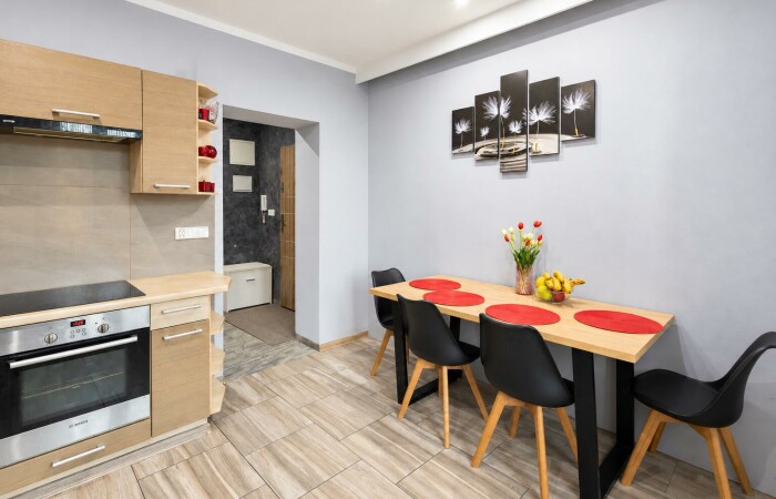 kętrzyński, Kętrzyn, Sikorskiego, Przestronne 3-pokojowe mieszkanie po kapitalnym remoncie – 80 m2