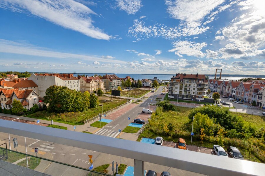 giżycki, Giżycko, Róży Wiatrów, Komfortowy 3-pokojowy lokal z tarasem i widokiem na jezioro – centrum Giżycka