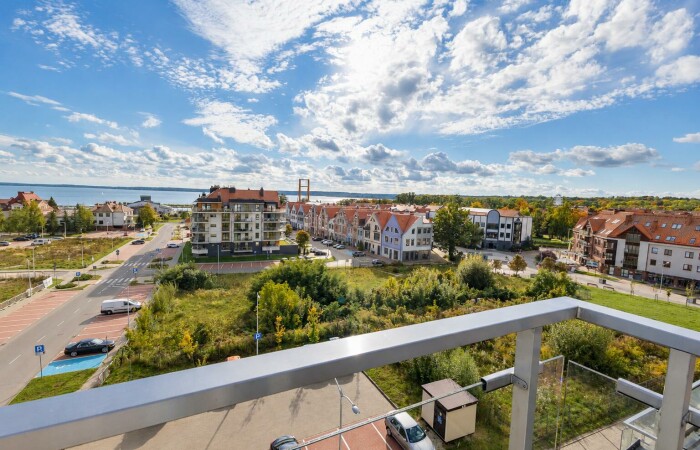 giżycki, Giżycko, Róży Wiatrów, Komfortowy 3-pokojowy lokal z tarasem i widokiem na jezioro – centrum Giżycka